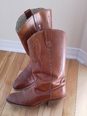 Vintage Mocatem Brown Leather Western Cowboy Boots